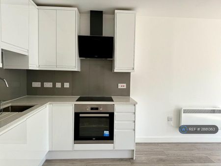 1 bedroom flat to rent - Photo 4