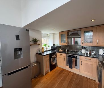 2 bedroom maisonette to rent - Photo 6