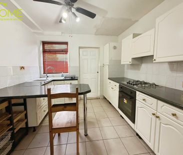 3 bedroom semi-detached house to rent - Photo 3