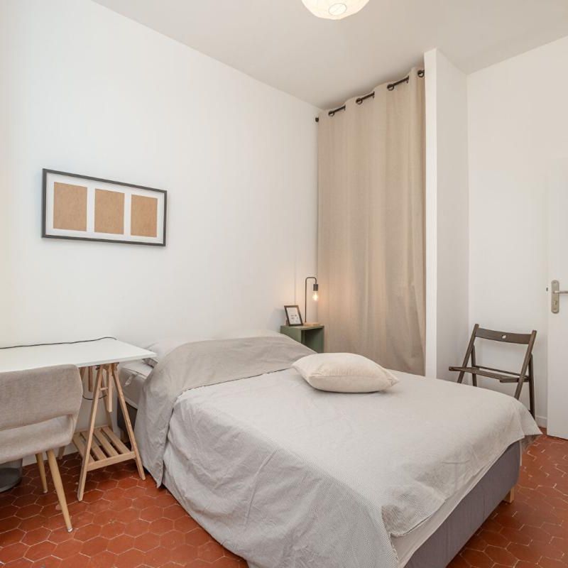 Location Appartement 5 pièces Meublé 92m² MARSEILLE 3ème - Photo 1