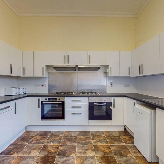 7 bedroom flat to rent - Photo 1