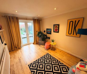 3 bedroom terraced house to rent - Photo 1