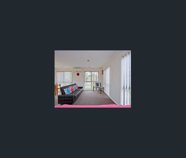 Modern & Well‑Maintained Townhouse in a Quiet Complex - Photo 1