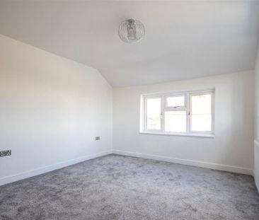 4 bedroom detached house to rent - Photo 5