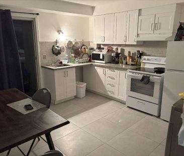 4 ½ à louer spacieux et lumineux semi meublé - Photo 3