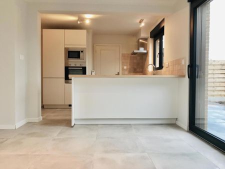 Gerenoveerde 4-slaapkamer woning met grote tuin en garage! - Photo 3