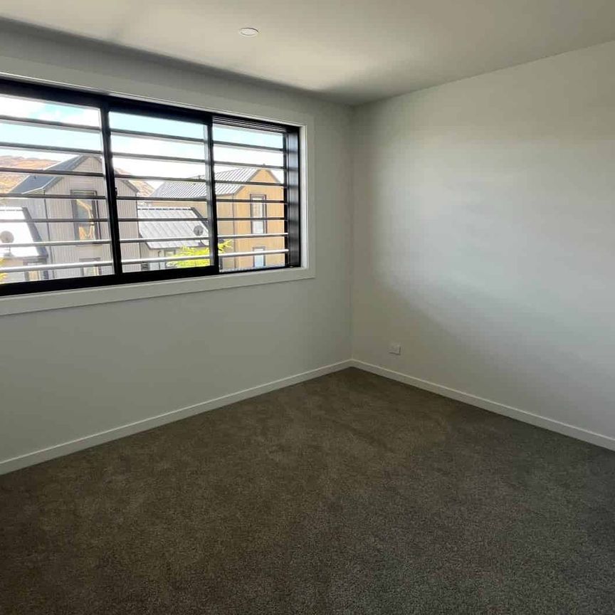 High spec two-bedroom townhouse - Photo 1