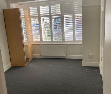 Studio Flat, Colombo Road, IG1 - Photo 4