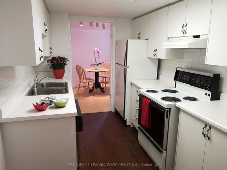 456 College Street #404 - Photo 3