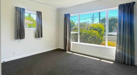 Fully Renovated on Farrington! - Photo 3
