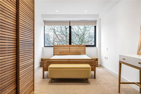 A well-presented first-floor flat offering two spacious double bedrooms, ideally situated in the heart of Summertown. Offered furnished and available immediately. - Photo 4