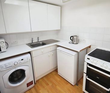 Middle Hill, Egham, Surrey, TW20 0JJ - Photo 3