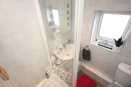 Wellington Street, Preston - Photo 4