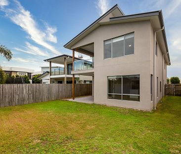 41 Sickle Avenue, Hope Island. - Photo 1