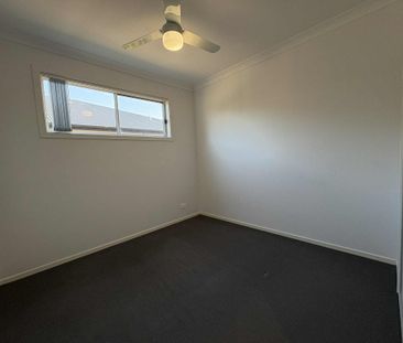 Modern Unit in Sought After Suburb - Photo 4
