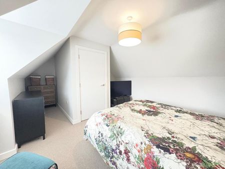 3 bedroom semi-detached house to rent - Photo 4