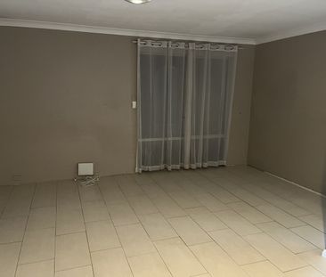 A Comfortable Home with Great Outdoor Space! - Photo 1