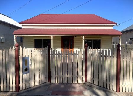 3 Bedrooms - North&sol;East Location - Photo 2