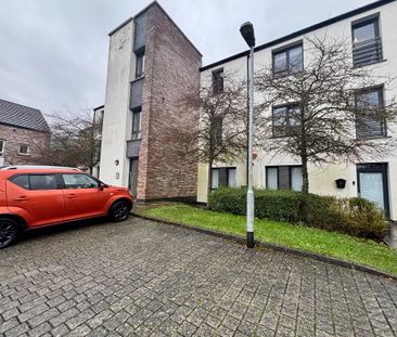 25 Woodbrook Green, Lisburn, BT28 2ZJ - Photo 2