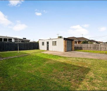 Charming Family Home in Prime Hadfield Location - Photo 6