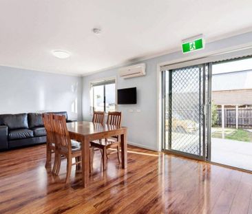 9-bedroom shared house, Cromwell St - Photo 3