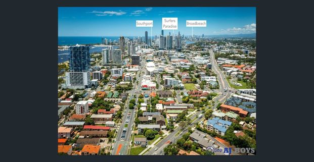 Vacant & Move-In Ready Townhouse in Prime Southport Location - Photo 1