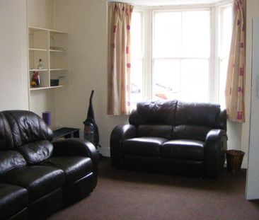 5 bedroom private hall to rent - Photo 1