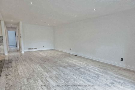 For Lease - 504 Fergo Avenue, Mississauga, Ontario - Photo 3