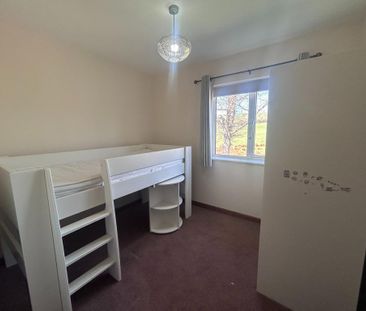 2 bedroom semi-detached house to rent - Photo 5