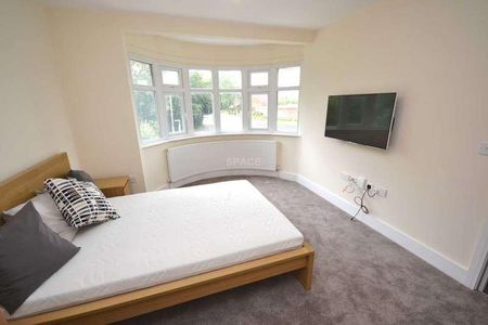 Church Road, Reading, Berkshire, RG6 - Photo 3