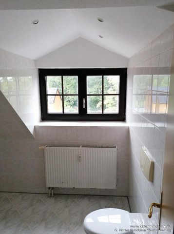 Großzügige 2-Zimmer Dachgeschosswohnung mit Abstellkammer - Photo 4