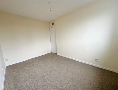 3 Bedroom End Terrace To Let - Photo 3