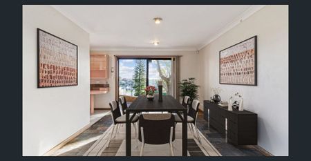 Spacious Five-Bedroom Family Home with Water Views – Prime Blakehurst Location - Photo 2