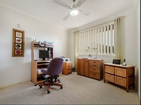 Three Bedroom Duplex in prime location - Photo 4