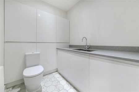 2 bedroom flat in Bloomsbury - Photo 3