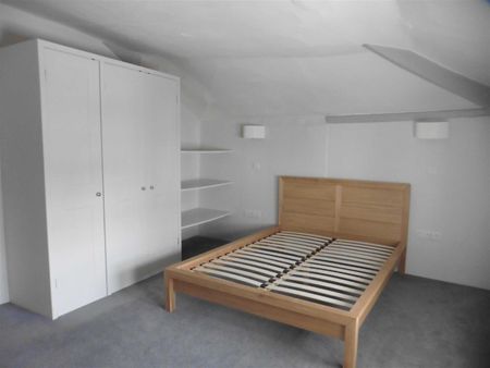 25 Market Place, Chippenham, SN15 - Photo 2