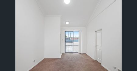 Modern 2 Bedroom - Bright, Spacious & Perfect for Entertaining! - Photo 3