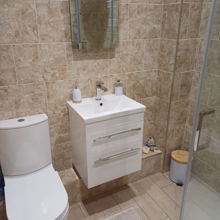 Room in a Shared House, Dempsey Close, SO19 - Photo 1