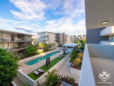 2 Bed 2 Bath UNFURNISHED Apartments - Modern, spacious and close to all amenities! - Photo 4