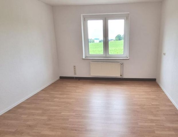 !! Attraktiv neu hergerichtete 3 Zi. Whg. mit Fernblick in Geringswalde bei Colditz/ Döbeln mit mögl. Gartenanteil und Glasfaseranschluss !! - Photo 1