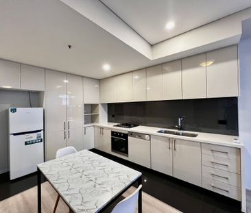 Fully Furnished / Spacious & Convenient 2 bedroom fully furnished a... - Photo 1