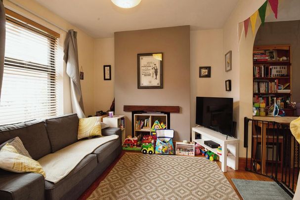 2 bedroom terraced house to rent - Photo 1