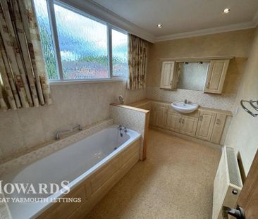 4 bedroom detached house to rent - Photo 2