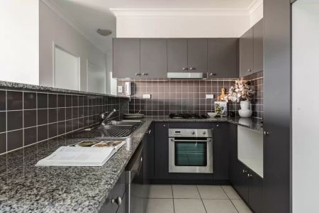 Lifestyle retreat in enviable 'Eversleigh Estate' - Photo 2