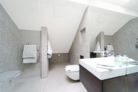 4 bedroom flat in London - Photo 5