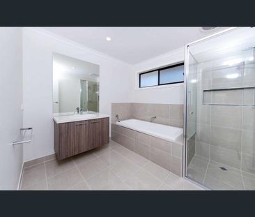 FIVE BEDROOM HOME - Photo 5