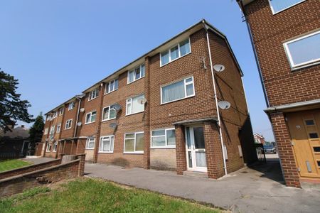 2 bedroom flat to rent - Photo 3