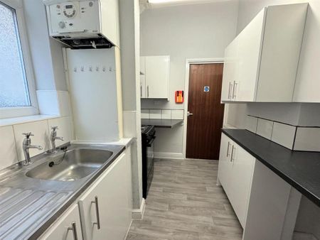 1 bedroom flat to rent - Photo 5