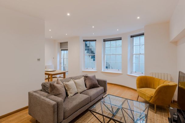 Montagu Square, Marylebone, London, W1H - Photo 1