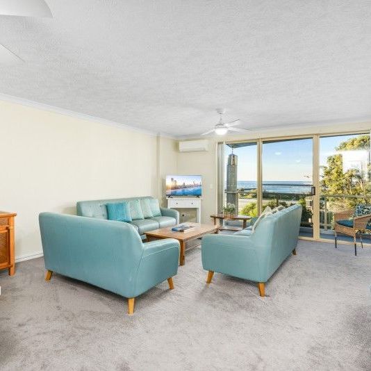 Beachfront apartments available in Currumbin - Photo 1